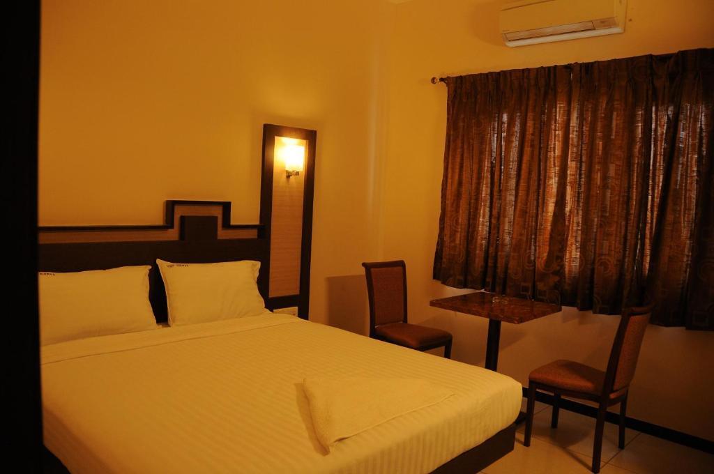 Hotel Viswas Тирупур Стая снимка